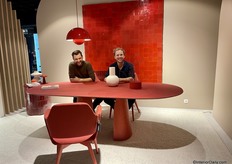 Zeger en Outjer Bot van Woonwinkel Bot Meubelen uit Hoorn op bezoek bij Mobitec.