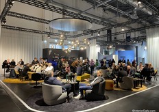 Een blik op het eet- en drinkgedeelte in Hal 1.2