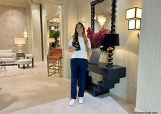 Julia Star van Eichholtz. Het bedrijf liet onder andere de nieuwste Met x Eichholtz collectie zien.