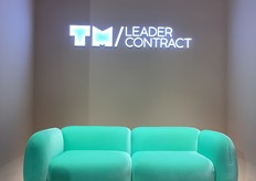 TM/Leader Contract presenteerde meerdere modellen in heel opvallende felle kleuren.