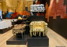 Het merk presenteerde meerdere opvallende meubeldesigns.