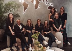 Het team van Dôme Deco in de Breitling store, waar het tijdens de Milan Design Week meerdere producten had tentoongesteld.