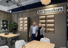 Peter en Teona van XO Interiors met hun nieuwe, strakke kastenlijn.