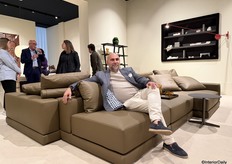 Enzo Reitano over de modulaire sofa Lands van Verzelloni.