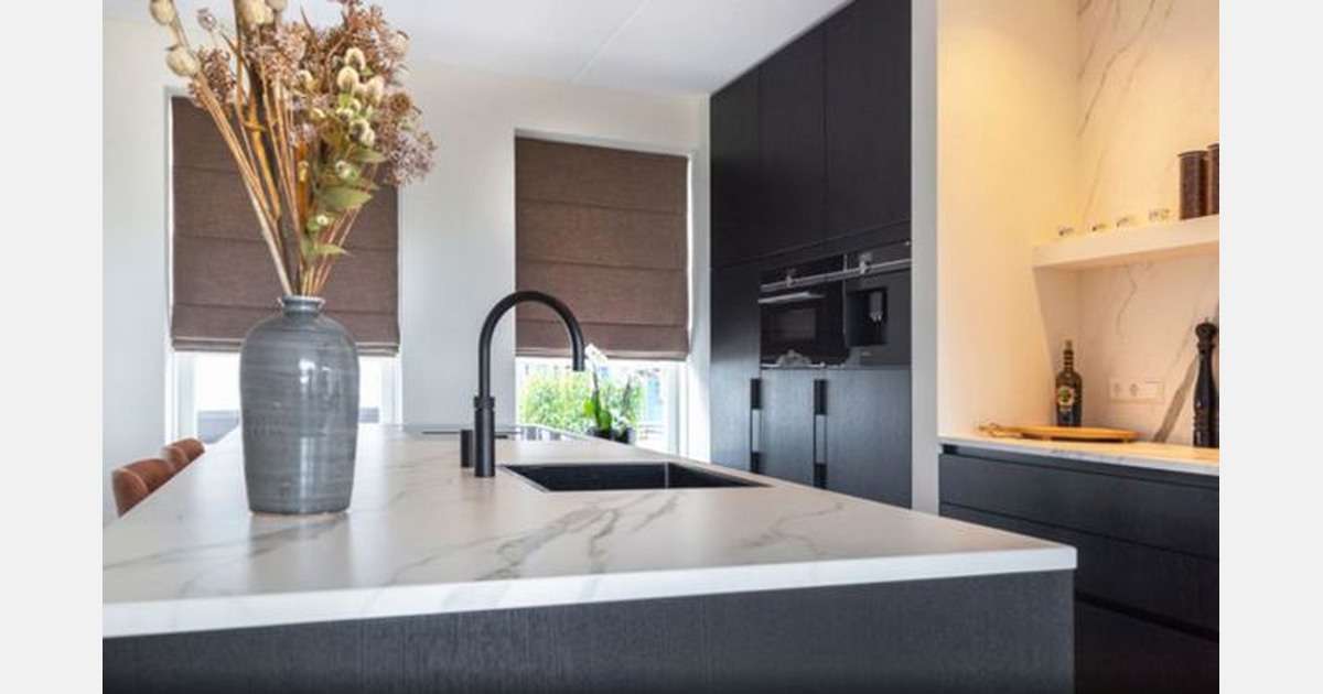 'Royale leefkeuken van alle gemakken voorzien'