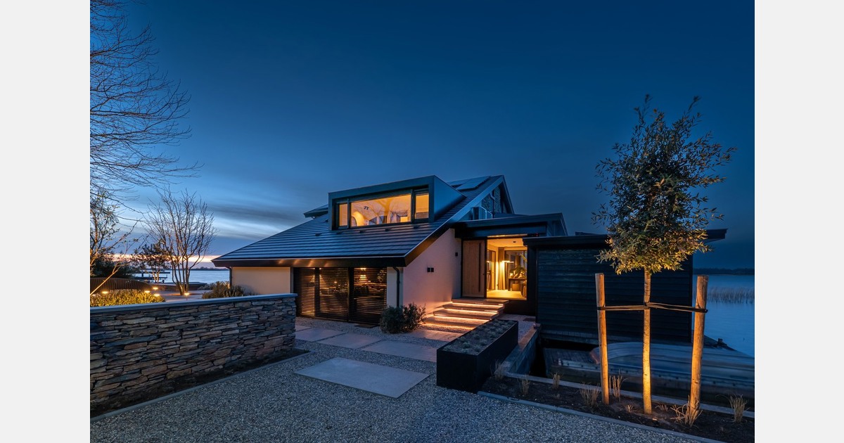 Luxe villa aan Loosdrechtse Plassen van oud-profvoetballer te koop voor €4,5 miljoen