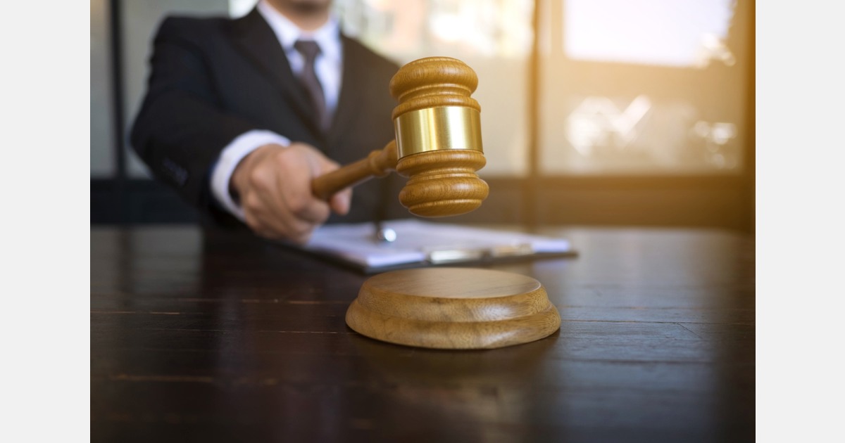 ‘Heel voorzichtig vuurwerk’ in meubelzaak: rechters verbijsterd over brandverhaal