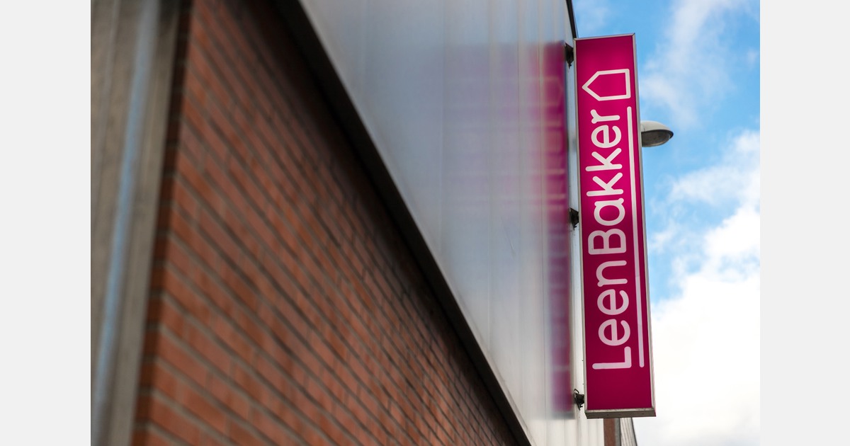 Saneringsgolf Leen Bakker treft 7e winkel