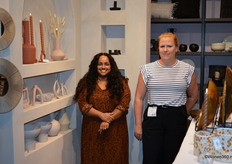 Nanci Broers en Joyce van Hoeyen vertegenwoordigen Earthware in Gorinchem. Het bedrijf verkoopt handgemaakte producten, geproduceerd van natuurlijke materialen.