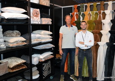 Eric de Wolff en Ricardo Kersten waren zoals gewoonlijkst weer van de partij in Zuid-Holland. Ze presenteren de summer/spring-collectie 2022 van Lemetex import/export, importeurs op het gebied van woningtextiel.