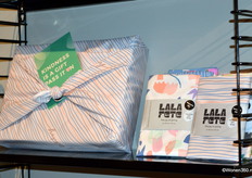 La La Fete ziet het moment van geven als een feestelijk symbool voor verbintenis. De producten helpen je te verbinden met de mensen die je lief hebt maar ook met de wereld om je heen.