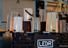 De Wood Light van LEDR is een lamp, krukje, bijzettafel en nog veel meer.