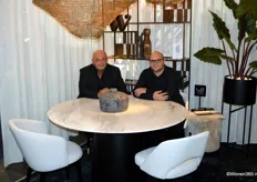Eric en zoon Sven Verheijen van WR-Inspired, dat gekenmerkt wordt door luxe design collecties, met metaal als rode draad en aangevuld met natuurlijke materialen zoals marmer, glas en hout.