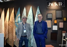 Chris Anthone en Luc Perquy (rechts) van Calcutta Home Fashiion, dat de vloerkledencollectie van Jackie and the Fish toonde: alle mogelijke maten in 25 dessins en 6 kleuren.