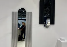 Yvan Caillaud presenteerde er deze unieke wand spiegels.
