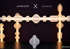 De in Parijs gevestigde ontwerper Lucas Zito presenteerde zijn BUOY-lampen in een gezamenlijke presentatie met Mokko, een Nederlands meubelmerk.