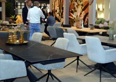 Ook de collectie meubelen van groothandel Livalli werd tentoongesteld. Waaronder de nieuwe keramische tafels.