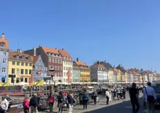 Nyhavn is de bekende haven in de Deense hoofdstad Kopenhagen en een belangrijke toeristische trekpleister van de stad. Nyhavn, betekent letterlijk nieuwe haven. Het kanaal in de wijk werd aangelegd om de zee rechtstreeks te verbinden met het Kongens Nytrov-plein in het centrum van de stad.