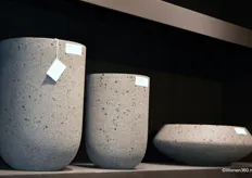 Haca International kwam onder andere met potten gemaakt van cement, zand en glasvezel.