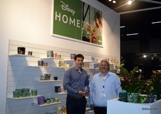 Tussen de serie Disney-potten van Christmas Inspirations staan Tim Schrama en Michel Gozeling.