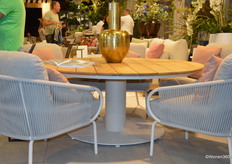 Tafel Grado en loungestoelen Dolce van Sunsit.
