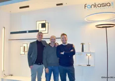 Dylan Mollet, Jurgen Mollet en Piet-Jan Van Cavenbergh van Fantasia Light Designers stonden voor de eerste keer op Meubelbeurs Brussel. Klanten zijn o.a. meubelwinkels en verlichtingsspeciaalzaken.