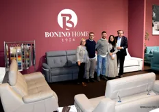 Gianni Bonino vertelde hoe zijn vader in 1957 Bonino Home had opgericht. Met zijn familie runt hij nog steeds het bedrijf, wat leren banken verkoopt. Inmiddels zijn zij uitgegroeid tot een internationaal bedrijf met meerdere klanten in Europa.