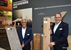 CEO Fernando Melo (links) van Wicanders Wise (samenvoeging van Amorim Wise en Wicanders) met Managing Director Ad Postma, die verantwoordelijk is voor de verkoop in de Benelux en Frankrijk. De twee zijn trots op hun vloeren "vanwege de duurzaamheid in combinatie met de geavanceerde technologie en elegantie van de designs".