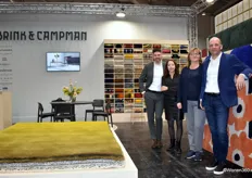 Het team van Brink & Campman presenteerde onder meer voor het eerst de nieuwe collectie van marimekko - een Fins bedrijf waarmee ze samenwerkt, met v.l.n.r. Jasper Kempers, Mirella Langbroek, Judith de Bruijn en Robert Apeldoorn. 