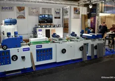 Soest Ingenieursbureau had de de nieuwste parket finishing machine meegenomen. Het bedrijf is sinds 1983 gespecialiseerd in het leveren van oppervlaktebehandelingsmachines voor de houtindustrie.