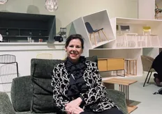 Petra Bettgens op de nieuwe bank van het Duitse merk Jan Kurtz.