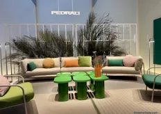 De groene salontafeltjes van Pedrali zijn in nieuwe kleuren uitgebracht.
