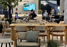 Aardekleuren staan centraal in de collectie 2025 van Jati & Kebon.