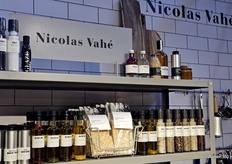Nicolas Vahé toont culinaire producten met een luxe uitstraling.