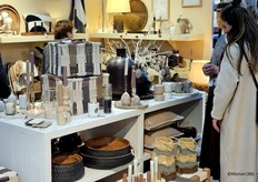 Vol bewondering wordt er gekeken...