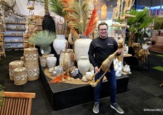 Stefan Wiggers vertelt dat de eenden niet meer weg te denken zijn bij JoJo Living, dat over een cash & carry beschikt in Zwolle.