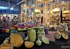 FairPlaza is een inkoopcentrum in Culemborg. In het paviljoen stand staan verschillende importeurs met unieke producten uit verschillende landen. Tijdens Trendz Voorjaar 2025 staan de volgende exposanten in onze stand: Tahoua Imports, Sakura Imports, Wilma’s Wereld, Teranga Design, Blossombs, Siddharth Imports, Sprelink en Let’s do Goods.