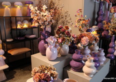 Ook de vazen kleuren mee met de moderne trend op Trendz.