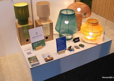 Lampenkappen die de oceaan redden van plastic afval zijn een lichtpuntje op de beurs.