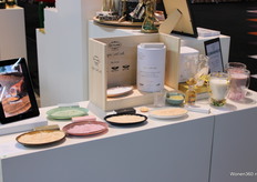 Dit jaar laat My Flame Lifestyle de Organic Sand Candle zien in 6 verschillende kleuren.