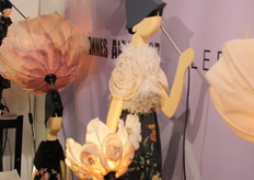 Skitso is handgemaakt in Griekenland en brengt elk half jaar een nieuwe collectie uit. Het is een collectie die duurzaam is en maar eenmalig wordt geproduceerd.