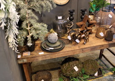 De kerstbomen en rendieren laten zien dat de najaarscollectie echt aanwezig is.