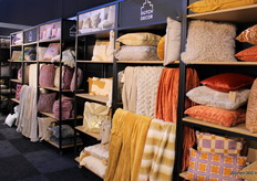 Rogon is kleurrijk aanwezig.