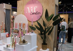 De stand en de producten zijn goed ontvangen.