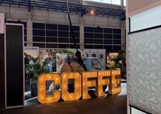In de hallen waren meerdere 'coffee corners' gecreerd.