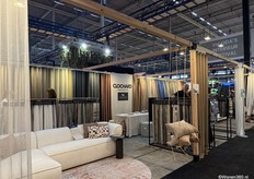 Ursidi en Clochard staan voor het eerst samen op een stand nu ze ook samenwerking hebben.