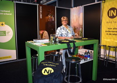 Liselore Blijleven in de stand van INretail, dat de belangen behartigt van alle ondernemers in de retail.