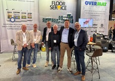 Het team van Overmat Industries.