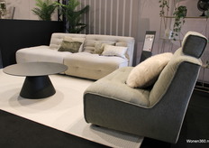 Kussens van Hoii samen met de banken van Modulax.