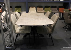 Hestia tafel van Roussau.